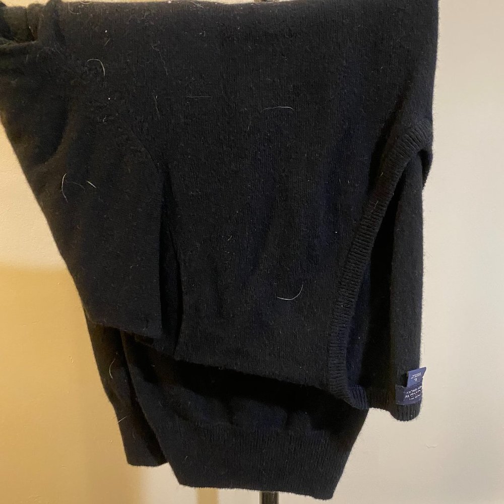Vintage J.Crew Black V-Neck Sweater (Large)